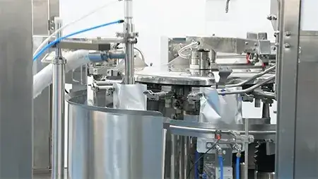 Упаковочная машина для жидких продуктов