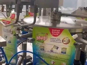 удобная в использовании упаковка пакетов с носиком для жидкости для мытья посуды